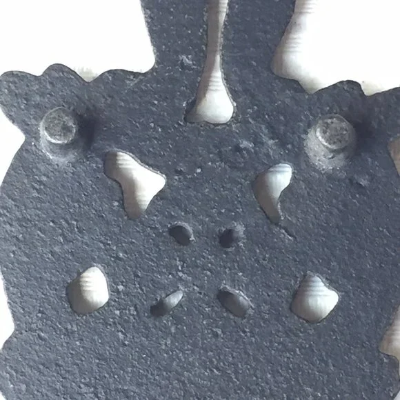 Small Cast Iron Metal Trivet Wall Hanging Decor Spoon Rest Floral Flower Vintage - Picture 10 of 12